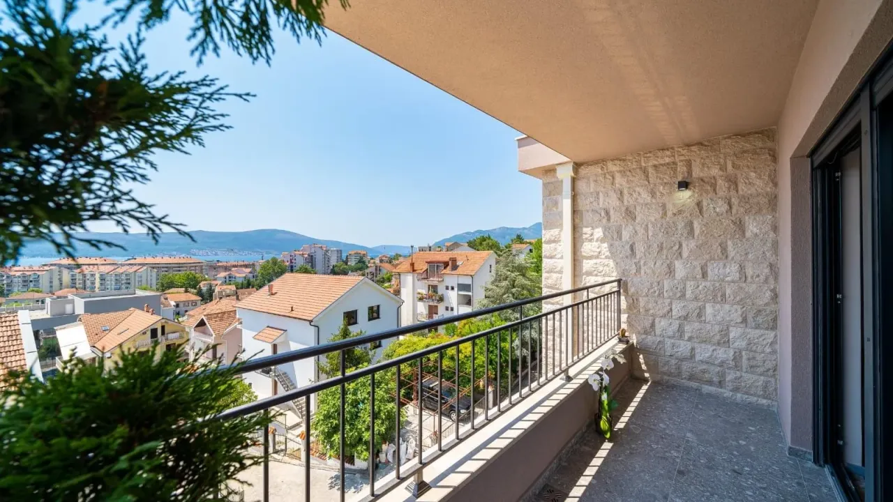 Sale, two bedroom apartment, 78m², Tivat, Crna Gora