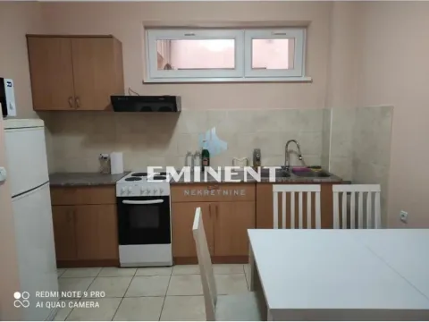 Izdavanje, trosoban stan, 80m², Lipov Lad, Zvezdara Sve Podlokacije - image 6