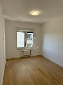 Izdavanje, trosoban stan, 88m², Salajka, Novi Sad Sve Podlokacije - image 6