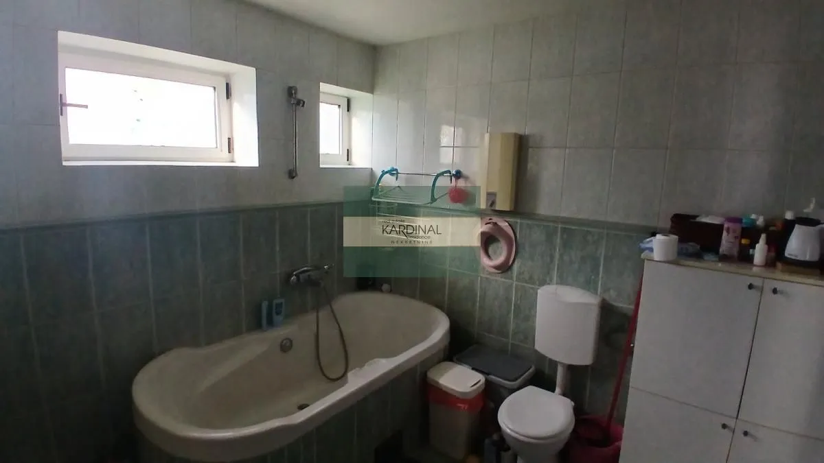 Prodaja, kuća, 334m², Vašarište, Kragujevac