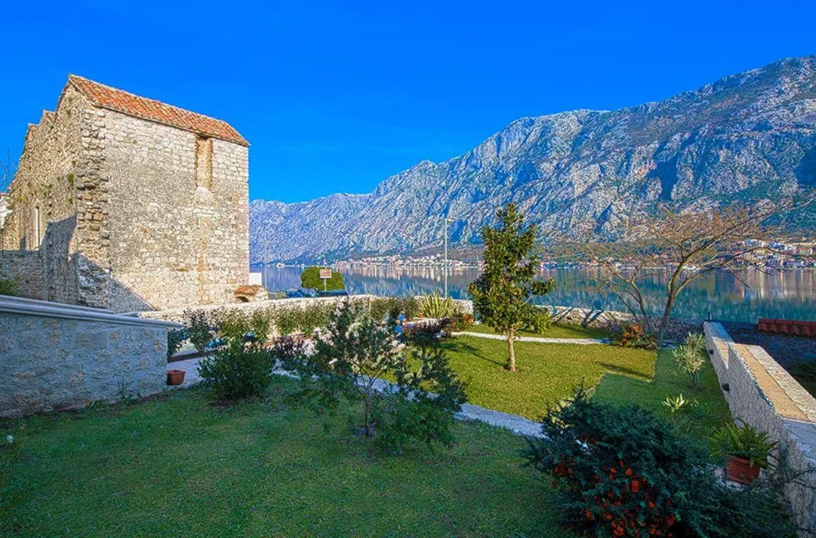 Prodaja, kuća, 497m², Prčanj, Kotor