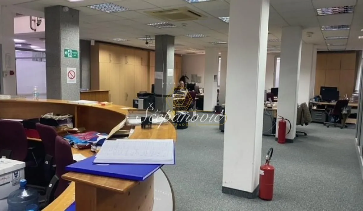 Rent, office space, 353m², Bulevar Oslobodjenja, Novi Sad Sve Podlokacije