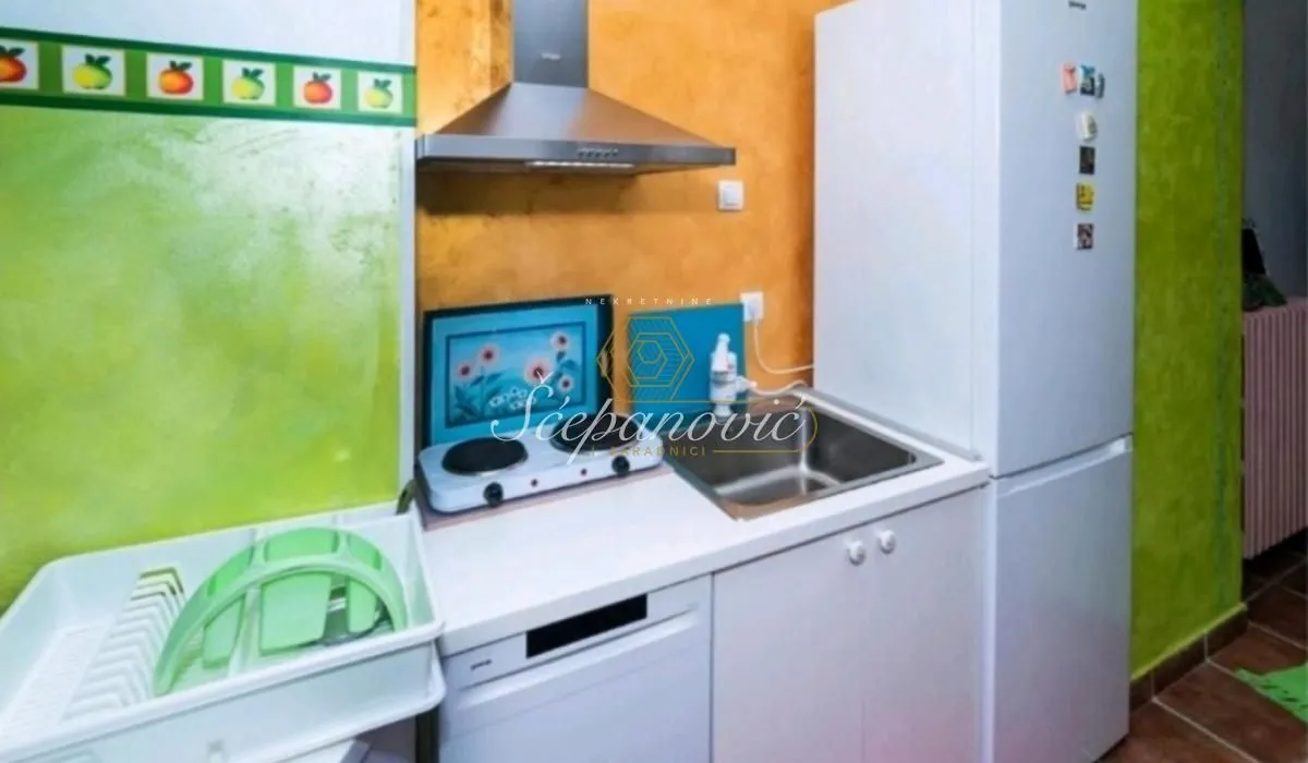 Prodaja, trosoban stan, 61m², Centar, Novi Sad
