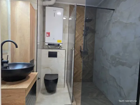 Prodaja, trosoban stan, 75m², Južni Bulevar, Vračar Sve Podlokacije - image 13