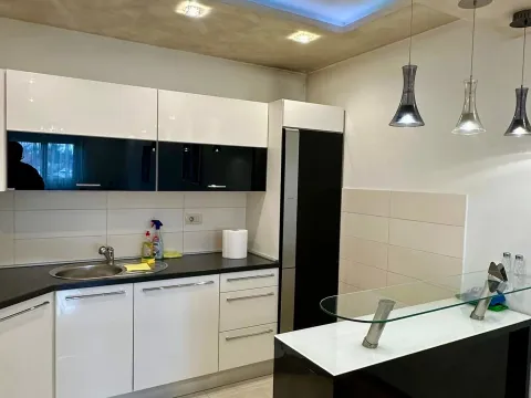 Izdavanje, trosoban stan, 76m², City Kvart, Podgorica - image 5