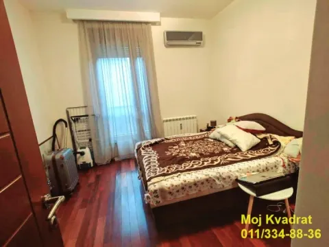 Izdavanje, trosoban stan, 82m², Vračar Hram, Vračar Sve Podlokacije - image 4