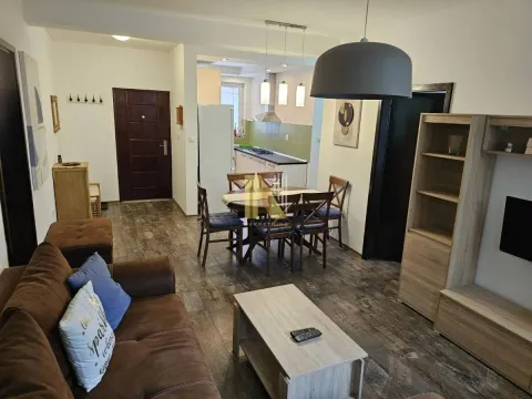 Izdavanje, dvosoban stan, 60m², Centar, Novi Sad - image 12