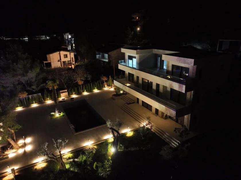 Sale, house, 450m², Bar, Crna Gora