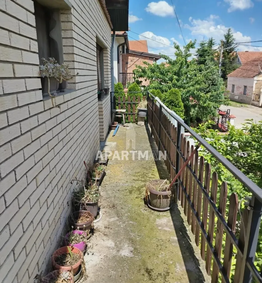 Prodaja, kuća, 371m², Jakovo, Surčin