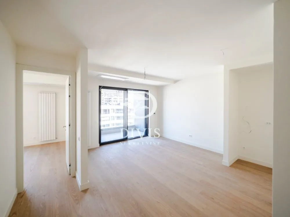 Prodaja, trosoban stan, 75m², Novi Beograd Sve Podlokacije, Beograd