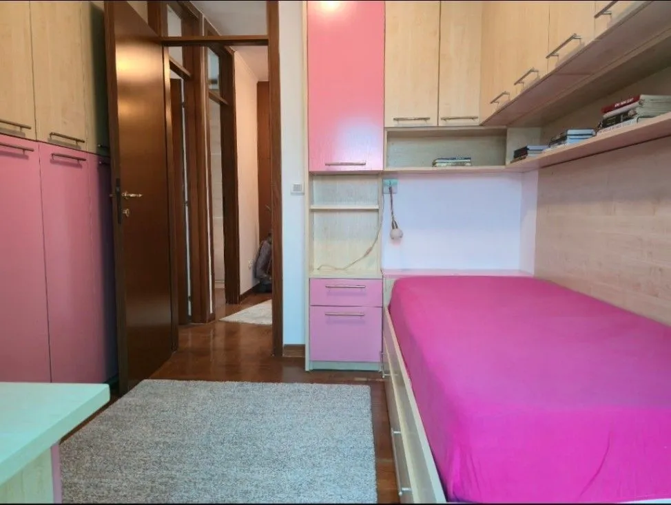 Prodaja, trosoban stan, 130m², Stari Aerodrom, Podgorica
