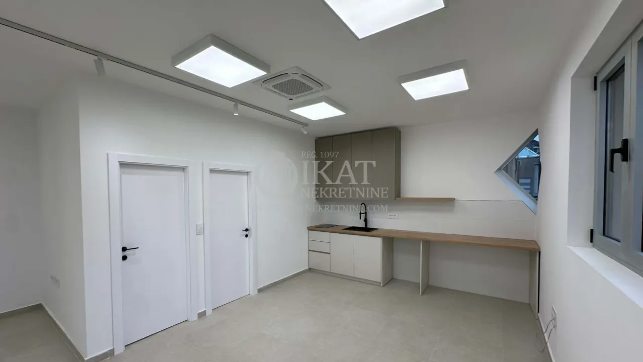 Izdavanje, poslovni prostor, 96m², Banovo Brdo, Beograd