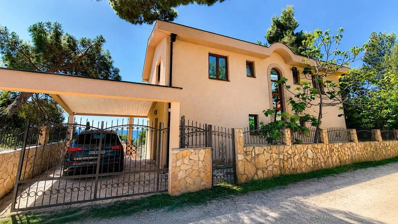 Sale, house, 240m², Šušanj, Bar