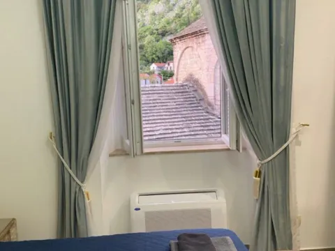 Prodaja, četvorosoban stan, 81m2, Centar, Kotor
