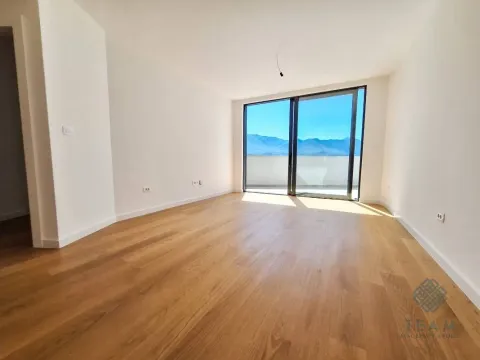 Sale, one bedroom apartment, 53m², Bečići, Budva - image 6