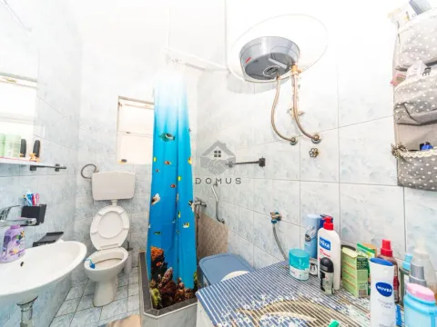 Prodaja, kuća, 83m², Tološi, Podgorica - image 13