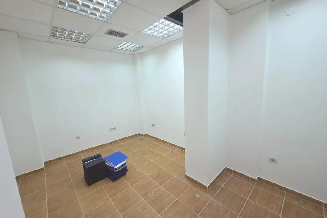 Izdavanje, poslovni prostor, 120m², Preko Morače, Podgorica