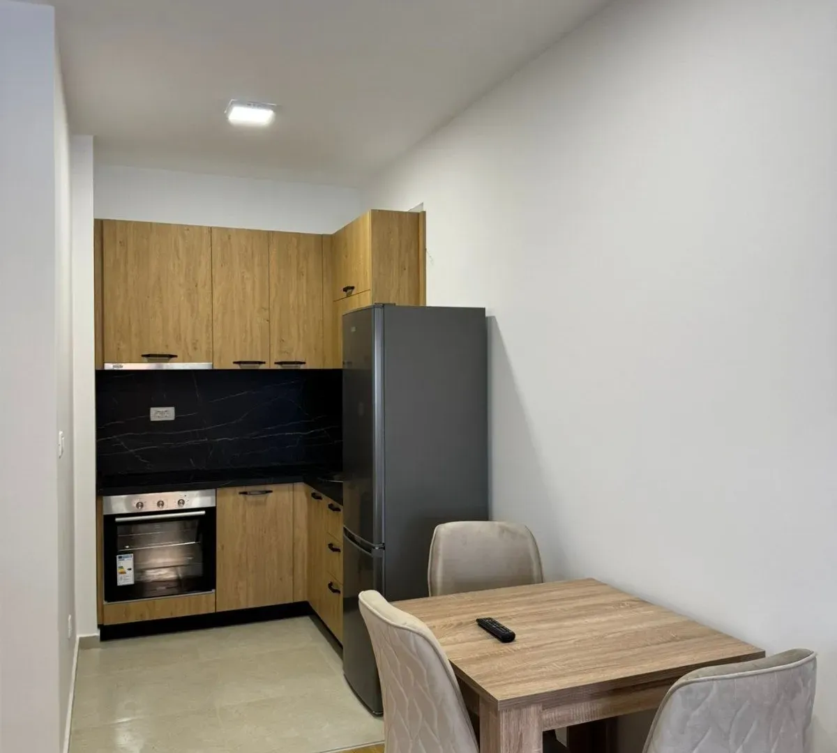 Izdavanje, jednosoban stan, 43m², Stari Aerodrom, Podgorica