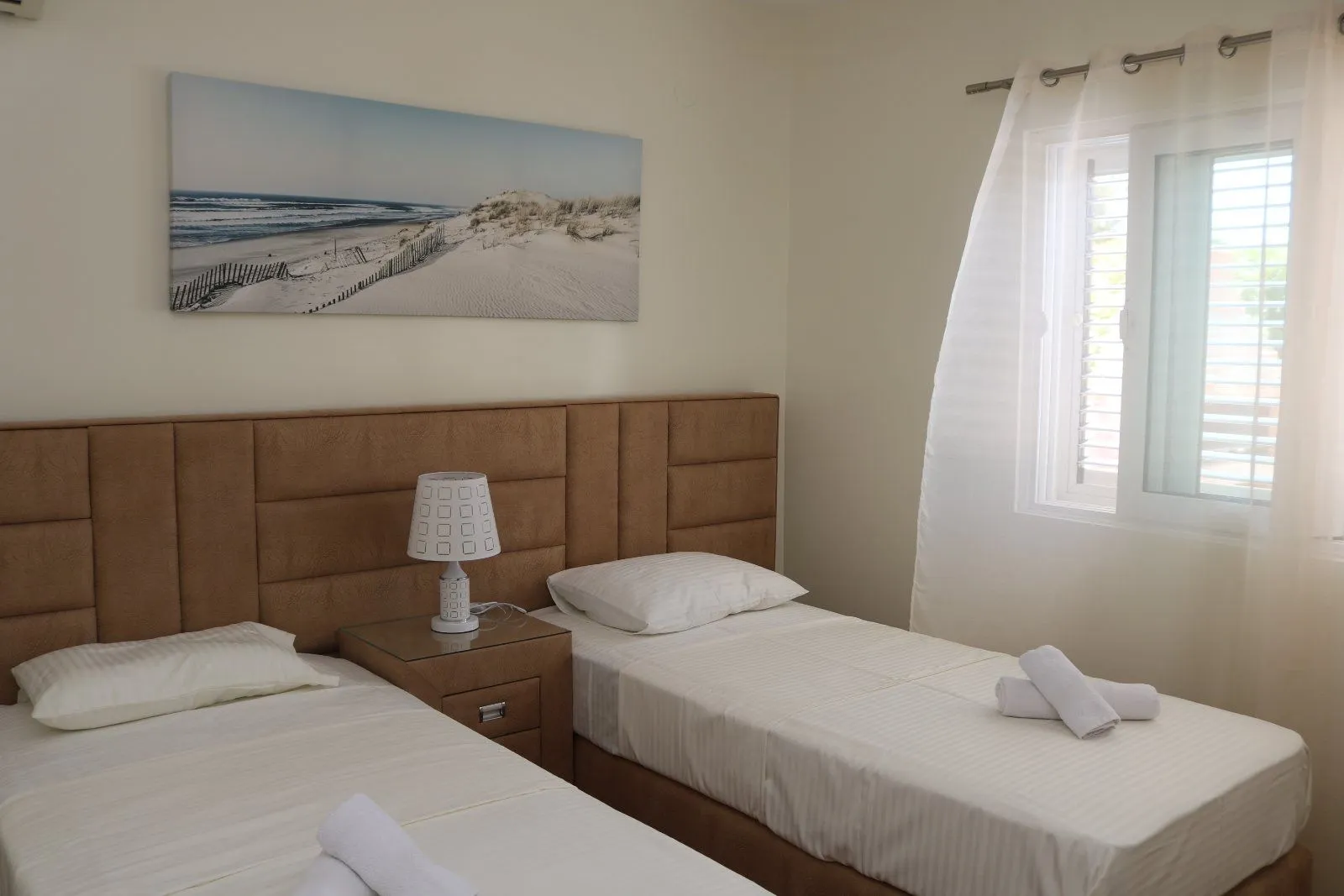 Izdavanje, kuća, 200m², Kuti, Herceg Novi