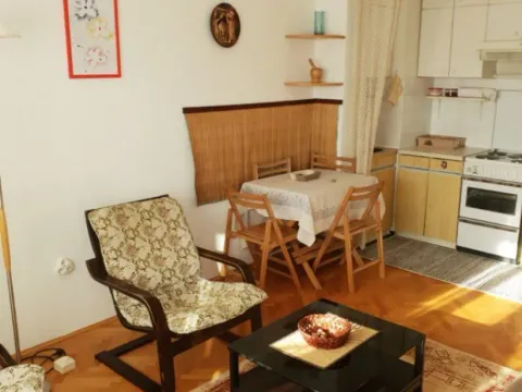 Izdavanje, jednosoban stan, 40m², Preko Morače, Podgorica