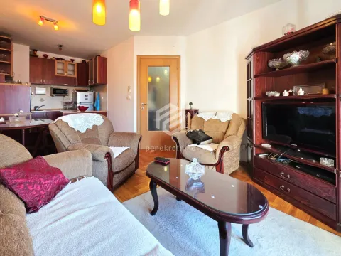 Izdavanje, dvosoban stan, 55m², Stari Aerodrom, Podgorica - image 2