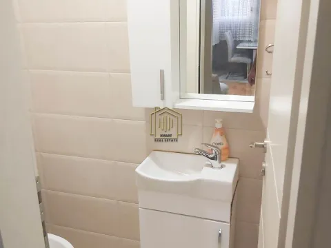 Izdavanje, dvosoban stan, 57m², Stari Aerodrom, Podgorica - image 5