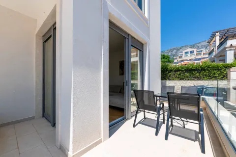 Rent, one bedroom apartment, 51m², Bečići, Budva - image 8