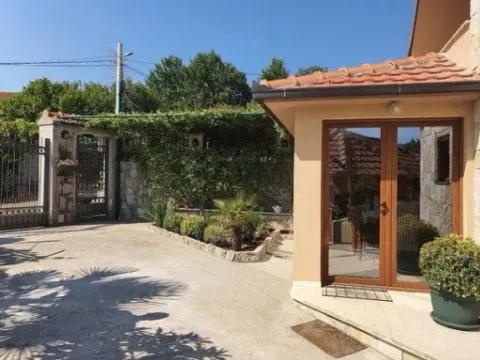 Izdavanje, kuća, 92m², Mareza, Podgorica - image 2