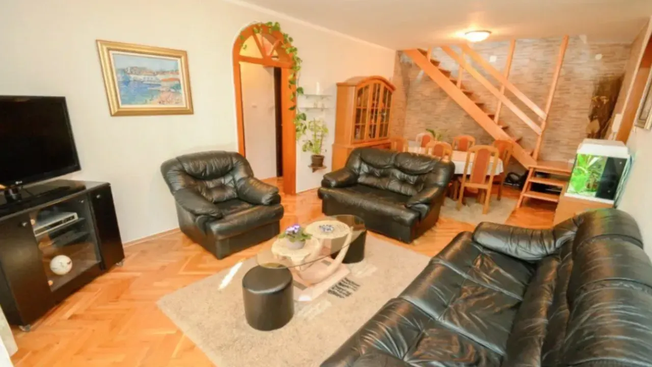 Sale, three bedroom apartment, 95m², Dobrota, Kotor