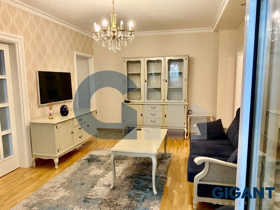 Izdavanje, dvosoban stan, 59m², Skadarlija, Beograd