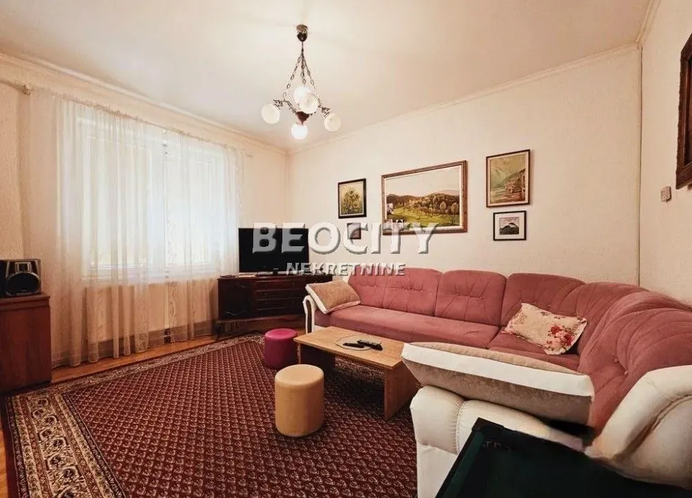 Prodaja, kuća, 286m², Salajka, Novi Sad Sve Podlokacije