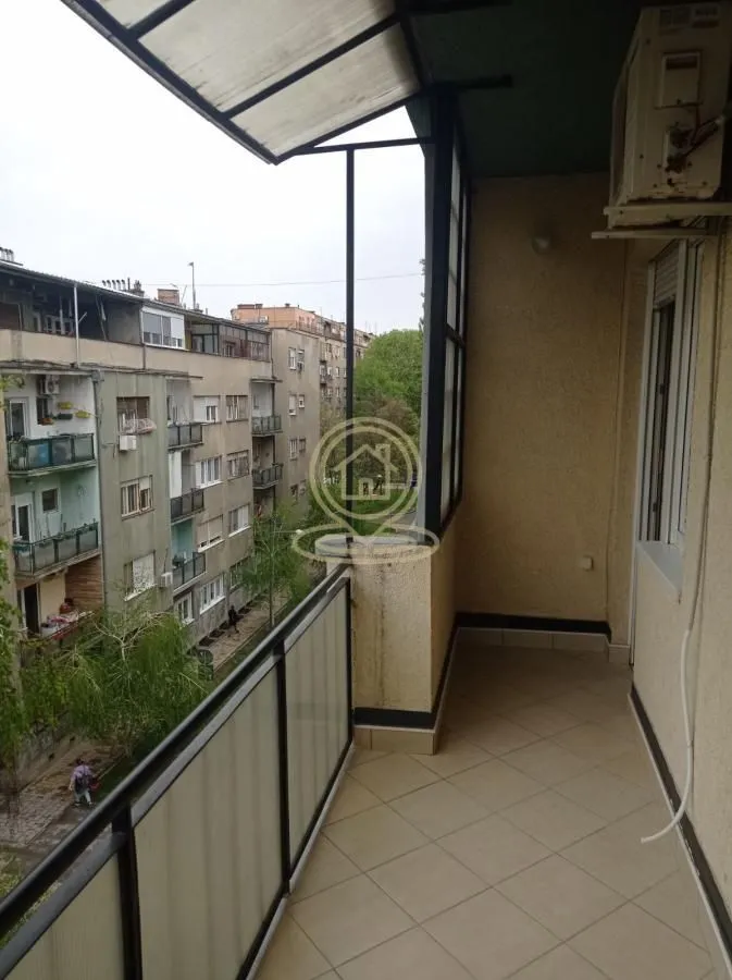 Izdavanje, trosoban stan, 82m², Centar, Novi Sad