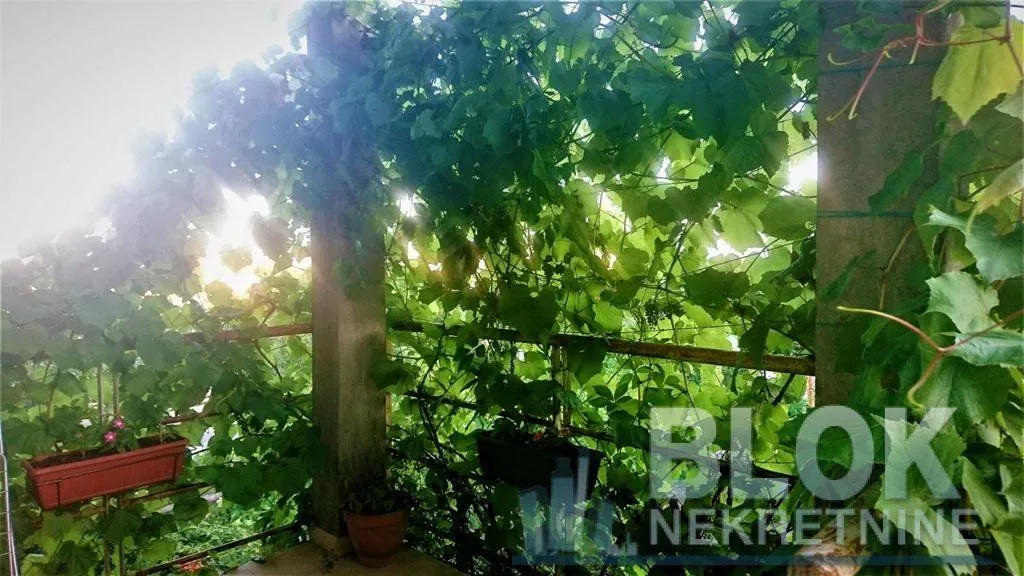 Prodaja, kuća, 300m², Gorica C, Podgorica