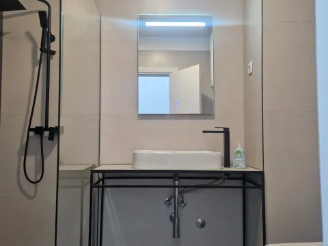 Izdavanje, dvosoban stan, 79m², Momišići, Podgorica - image 6