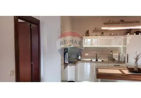 Izdavanje, dvosoban stan, 109m², Bečići, Budva - image 8