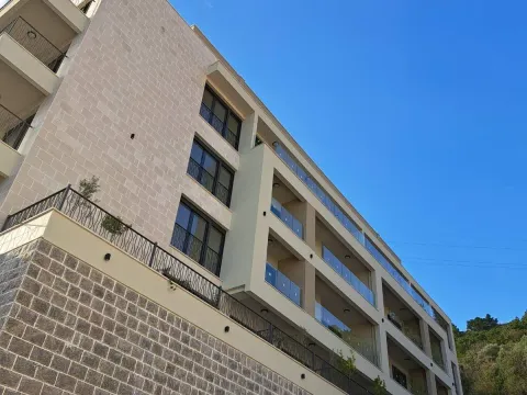 Sale, three bedroom apartment, 146m², Budva, Crna Gora - image 18