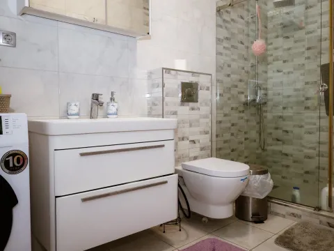 Izdavanje, kuća, 170m², Bigova, Kotor - image 7