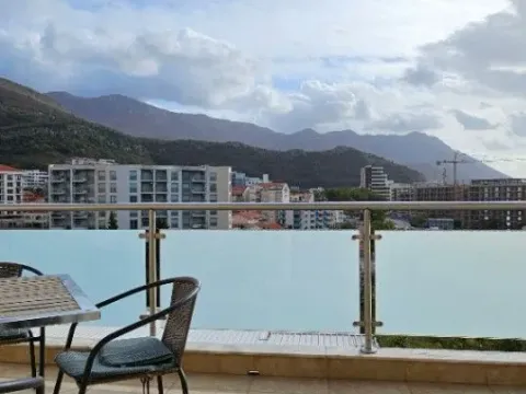 Sale, two bedroom apartment, 71m², Bečići, Budva - image 1
