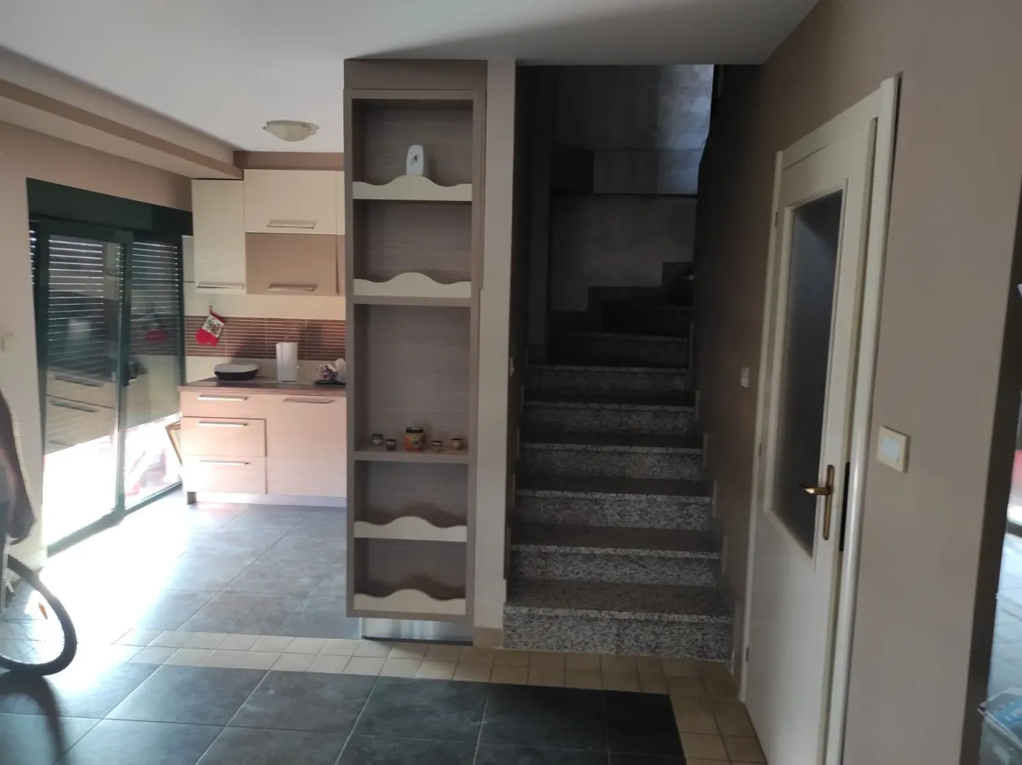 Rent, four bedroom apartment, 115m², Momišići, Podgorica