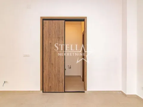 Izdavanje, poslovni prostor, 46m², Pobrežje, Podgorica - image 7