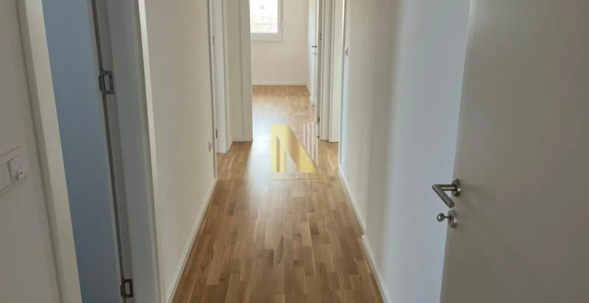 Prodaja, četvorosoban stan, 169m², Petrovaradin, Novi Sad