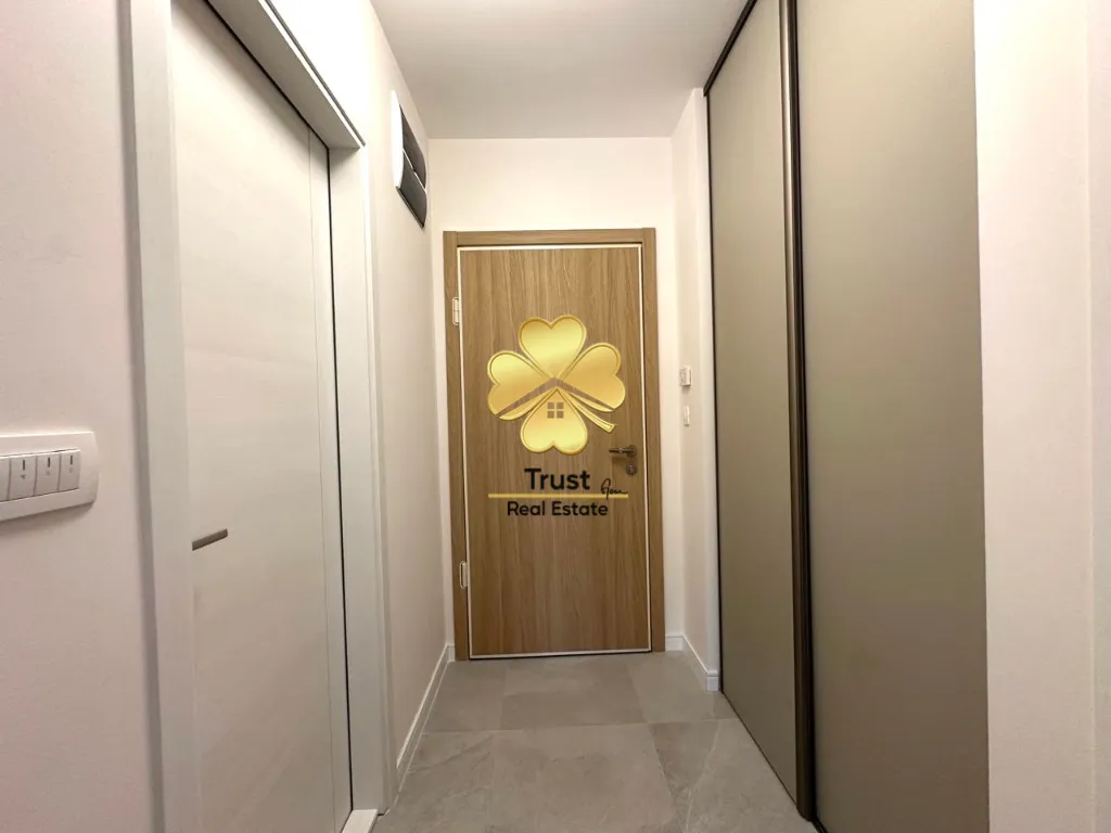 Izdavanje, jednosoban stan, 50m², Central Point, Podgorica