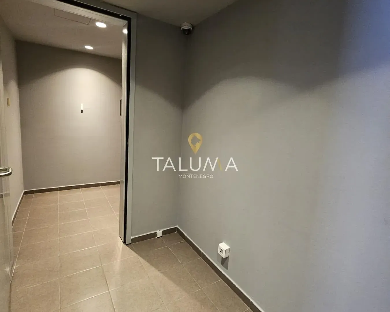 Rent, office space, 180m², City Kvart, Podgorica