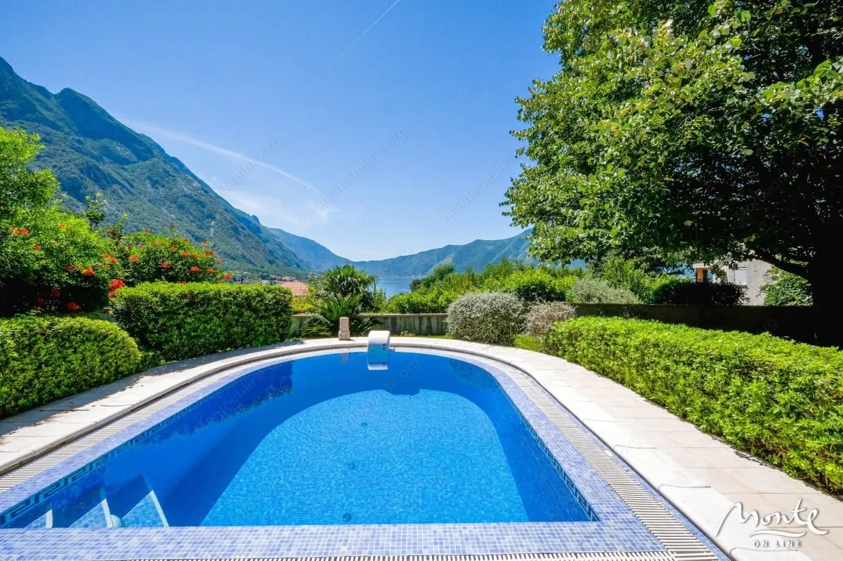 Prodaja, kuća, 305m², Orahovac, Kotor