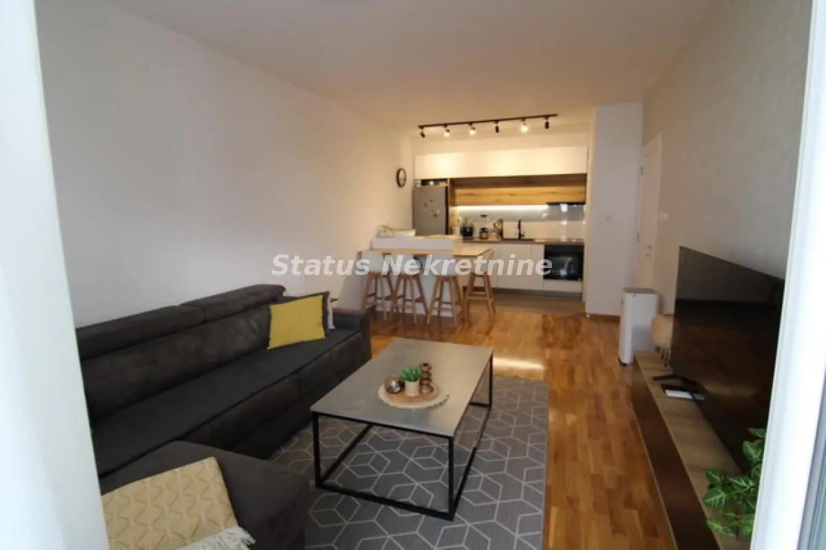 Prodaja, trosoban stan, 62m², Petrovaradin, Novi Sad