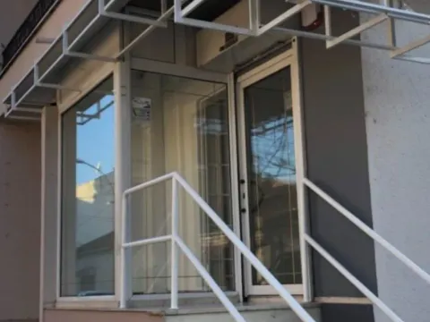 Izdavanje, poslovni prostor, 25m², Centar, Podgorica - image 1