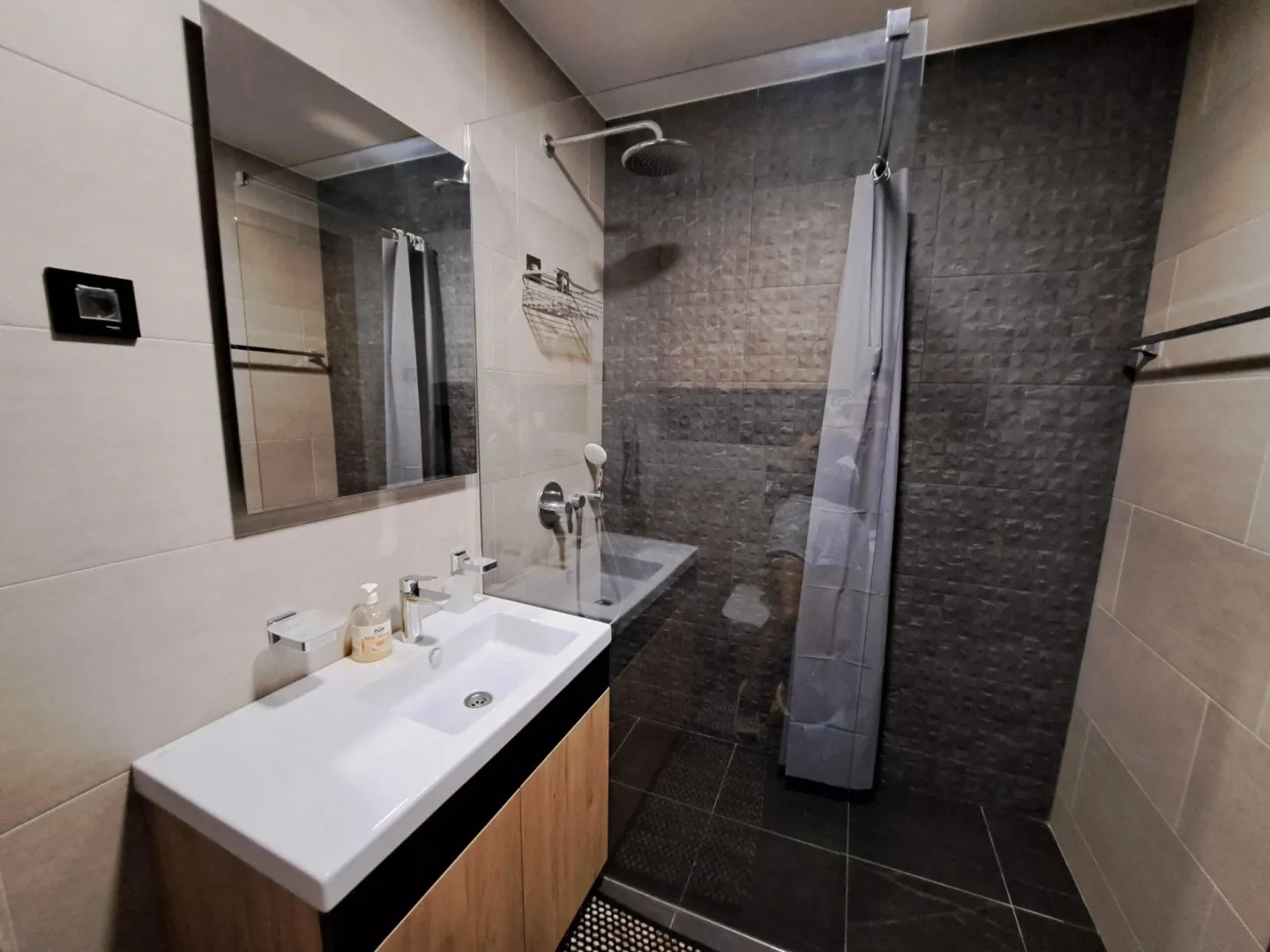 Izdavanje, jednosoban stan, 50m², Ljubović, Podgorica