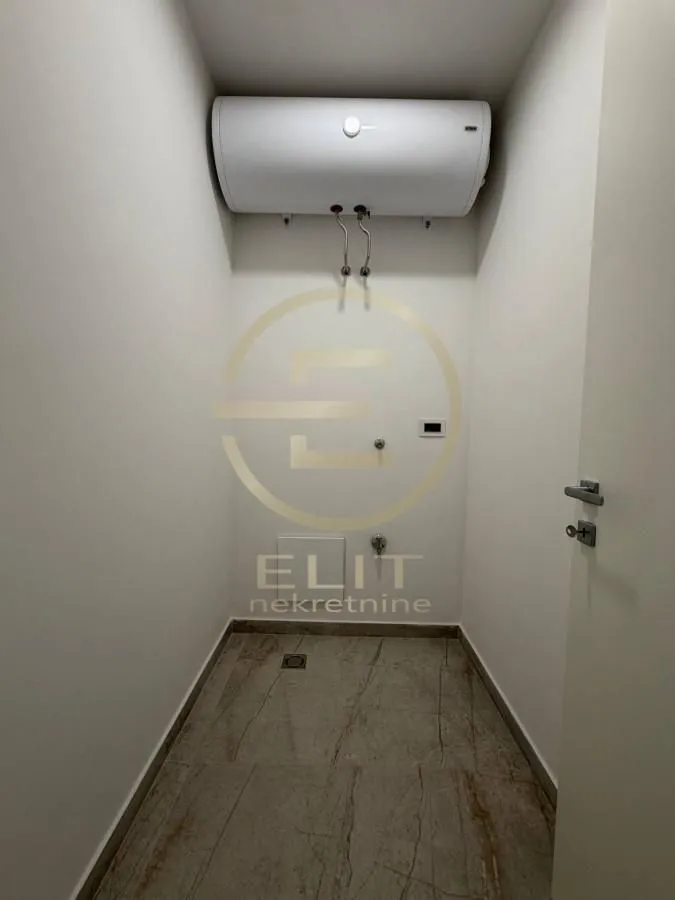 Prodaja, stan, 120m², Stari grad, Novi Sad