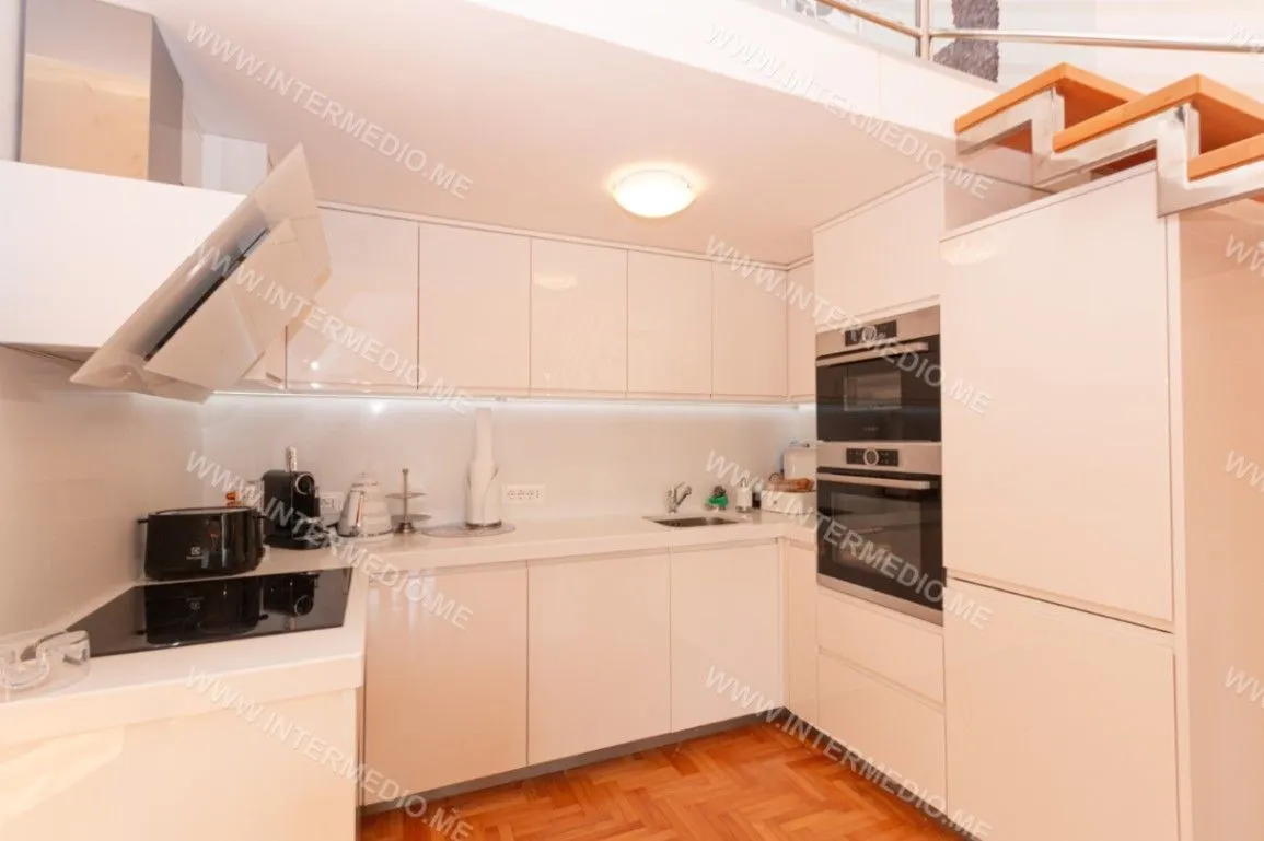 Prodaja, trosoban stan, 95m², Topla, Herceg Novi