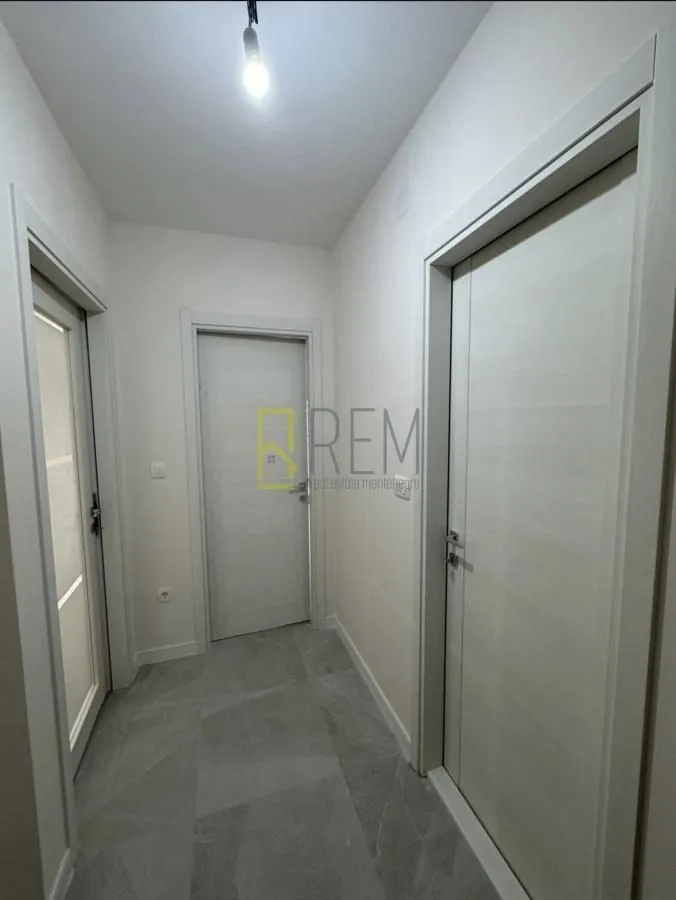 Izdavanje, jednosoban stan, 49m², Podgorica, Crna Gora